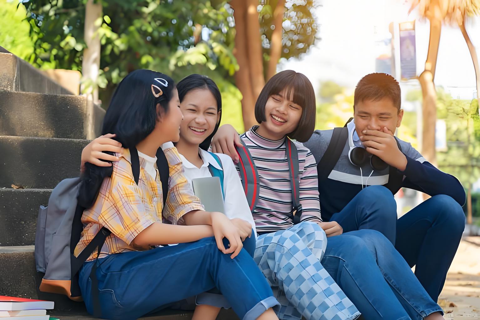 【阜陽心理咨詢中心】青少年如何改善人際關(guān)系：從自我到他人的和諧共處